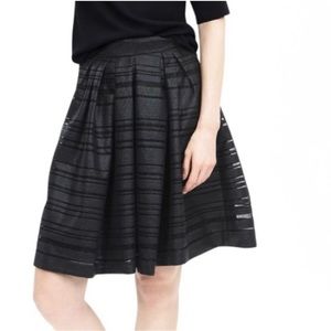 Banana Republic black classy skirt size 4